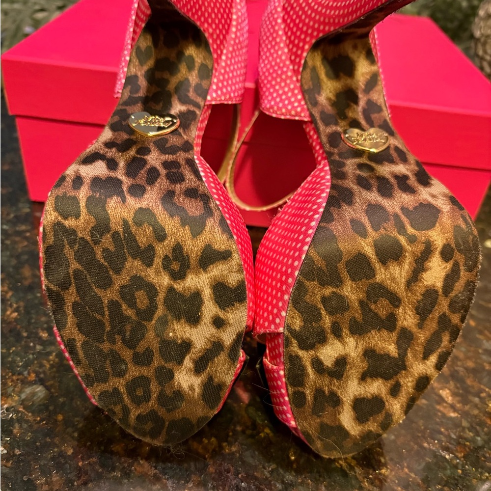 Betsey Johnson Pink Polka Dot Heels with Black Bow - Picture 6 of 11